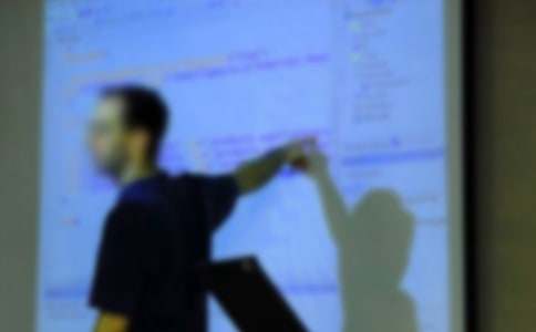 ��ʦ��ѵ���չ����ܽ�