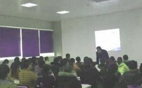 竞聘主任助理演讲稿(精选16篇)