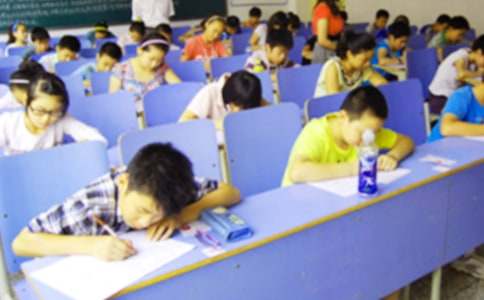 �йؿ��Եķ�˼����300�ֻ��7ƪ