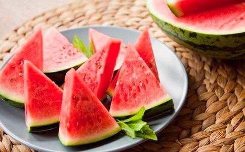 托班体育教案:小熊运西瓜