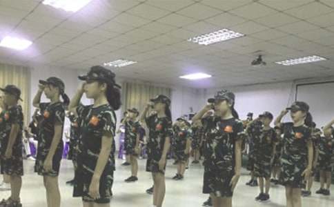 ����Ӫ������ӭ��(8ƪ)