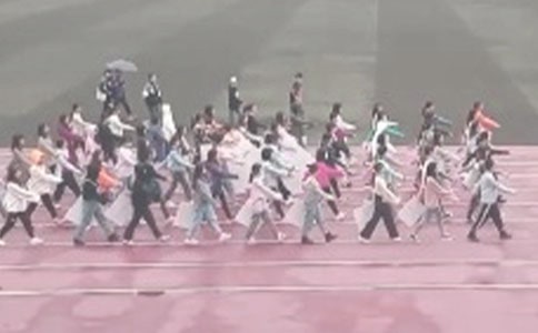 上坡路定点停车与起步操作技巧