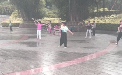 大班美术活动圩墩晨练教案