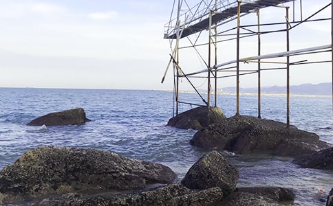 小班美术活动教案:美丽的大海