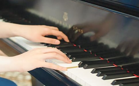 ��ѧ���˵������ġ����ϡ�