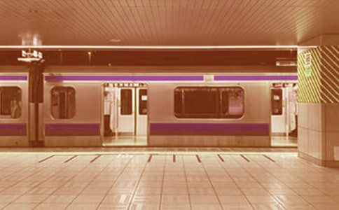 地铁站行动作文