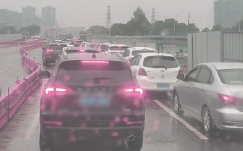 ���ڶ³�����Ĭ˵˵