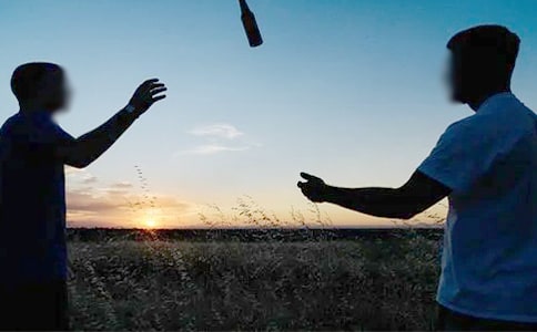 ���� ����Զ������-���������ң����Ƕ����и�