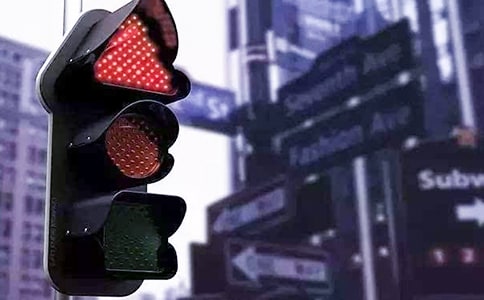 体育游戏红绿灯教案_儿歌红绿灯教案