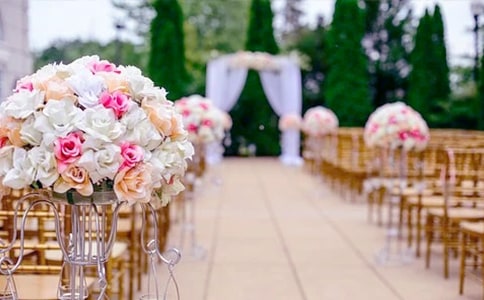 校长青年教师结婚庆典上致辞