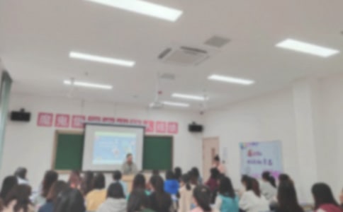 ��ѵ������ʽ�쵼����������