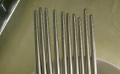 你能否用3跟筷子搭起一个比3大比4小的数?