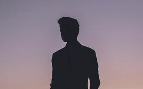 ���Ը�����