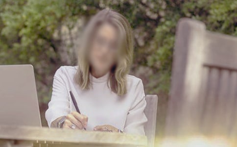 ���ڶ���Ů�Եľ�����¼��Ȧ���