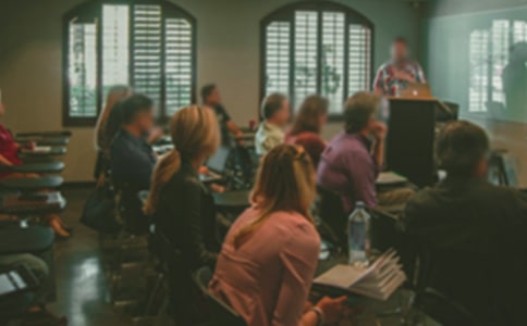 ����������ѵ��ѧ���