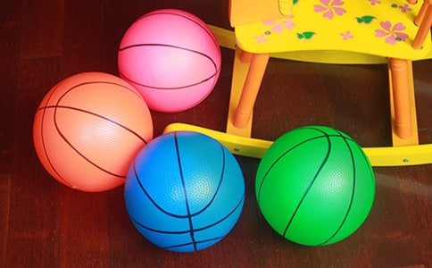 拍皮球体育教案