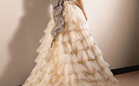 小班教案《美丽的花裙子》