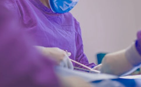 手术见证亘古醇厚浓烈的情谊作文