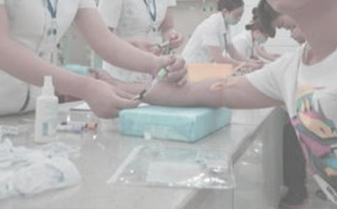 �ԡ���족Ϊ����������һ���������