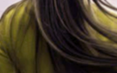 形容头发剪短了轻松的句子