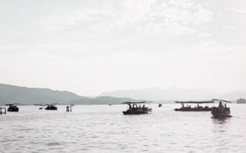 精选描写西湖作文300字4篇