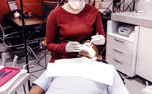 牙医靠什么吃饭?