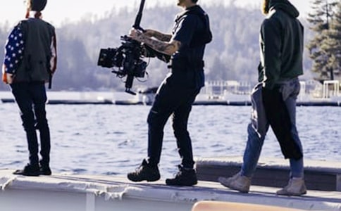 托班体育活动《杂技演员》教案