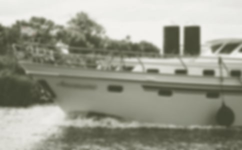 关于方便的太阳能游艇的作文