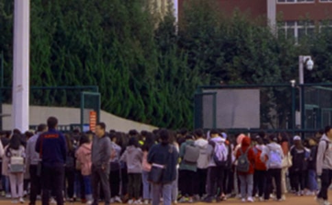 �׶����������Ŷ��е�����